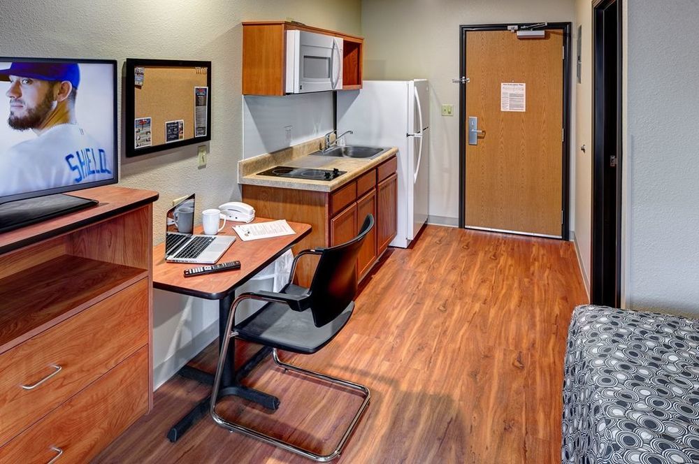 Extended Stay America Select Suites - Wichita - North Habitación foto