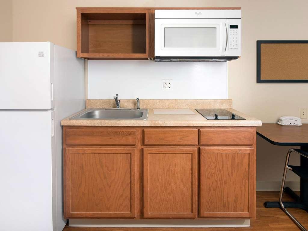 Extended Stay America Select Suites - Wichita - North Habitación foto