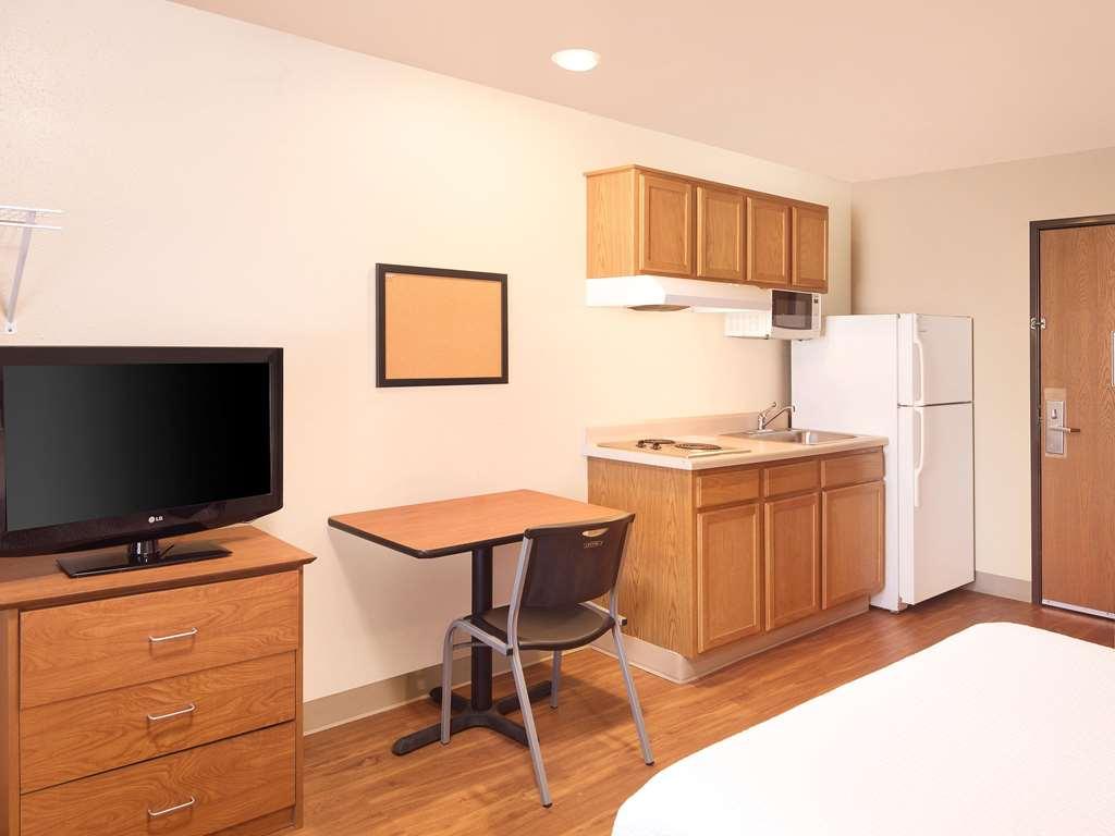 Extended Stay America Select Suites - Wichita - North Habitación foto