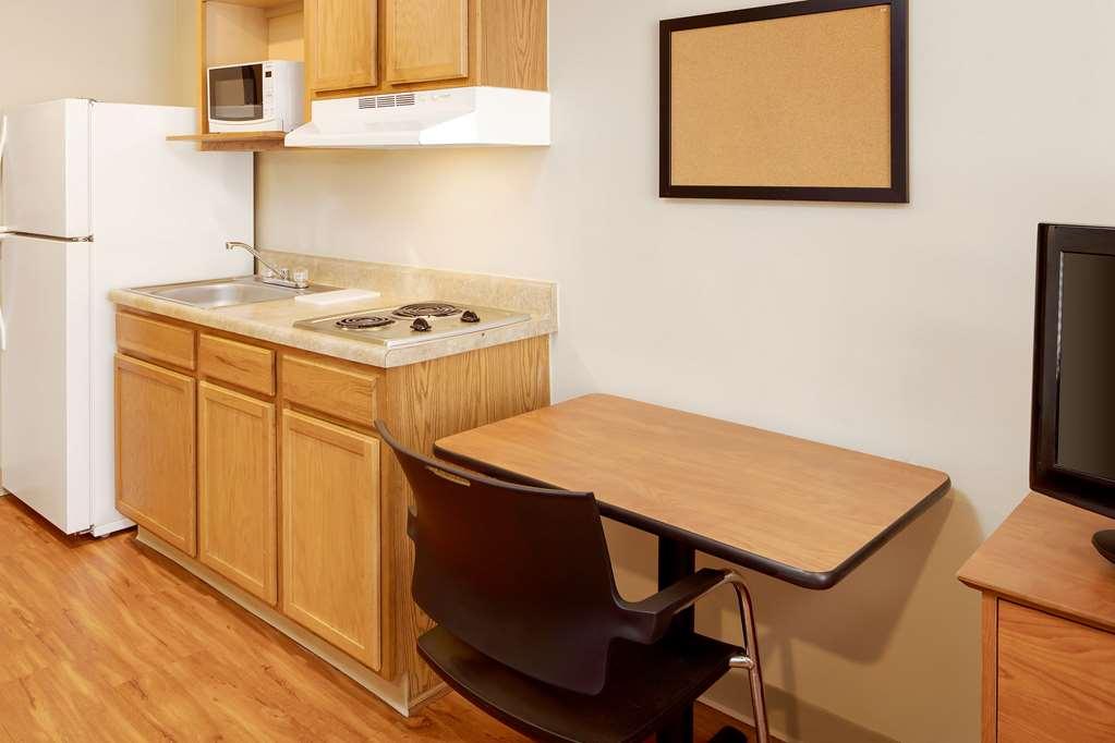 Extended Stay America Select Suites - Wichita - North Habitación foto